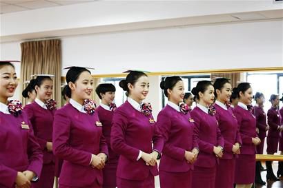 调酒茶艺颂，礼遇未来司机——礼仪服务化身“慢行客车”之魂