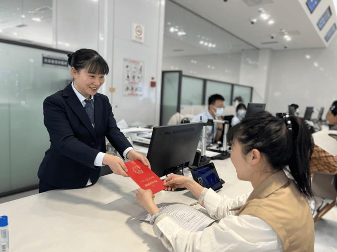 青羊区开展"微笑映窗口 文明暖人心"微笑服务主题活动